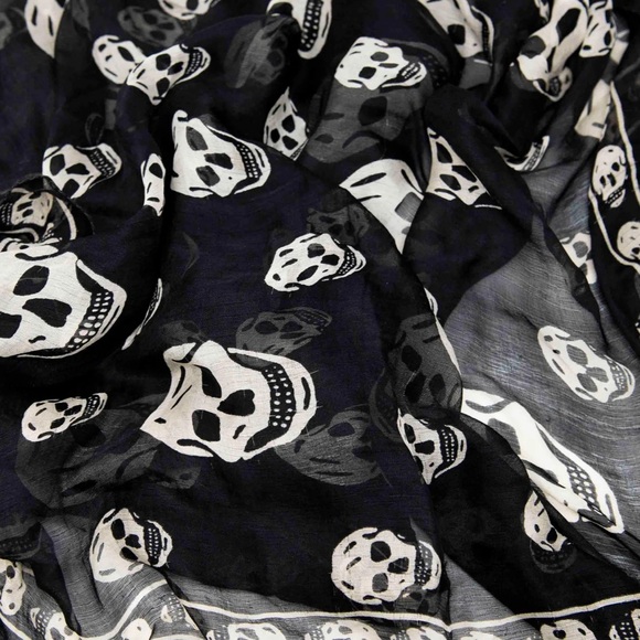Alexander McQueen Black Silk Skull Scarf - Picture 7 of 7